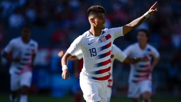 Ulysses-Llanez-USMNT-Costa-Rica